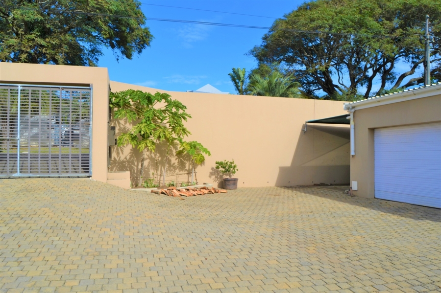 3 Bedroom Property for Sale in Bonza Bay Eastern Cape